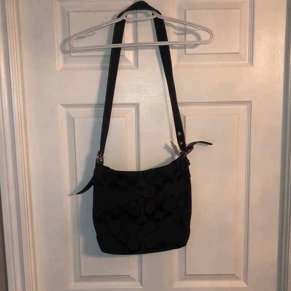 Authentic Coach Signature Duffle Hobo in black - Picture 2 of 13